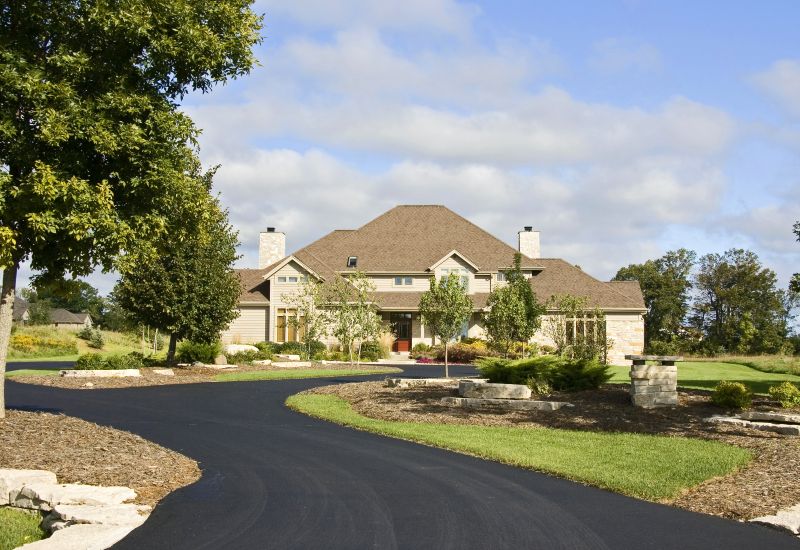 Driveway with Curved Design