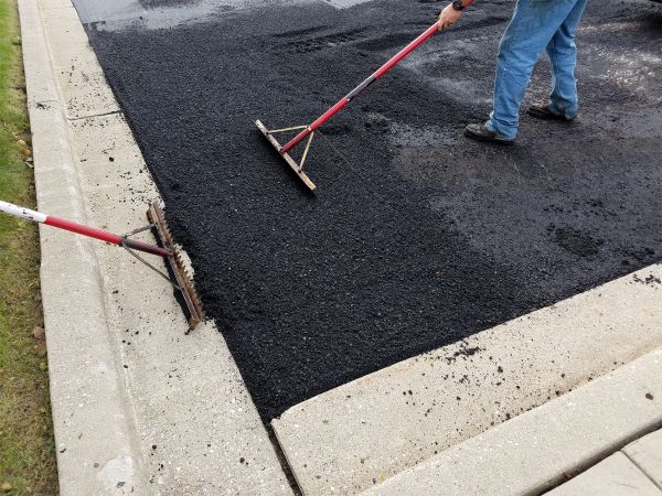 Asphalt Driveway Service in Jonesboro